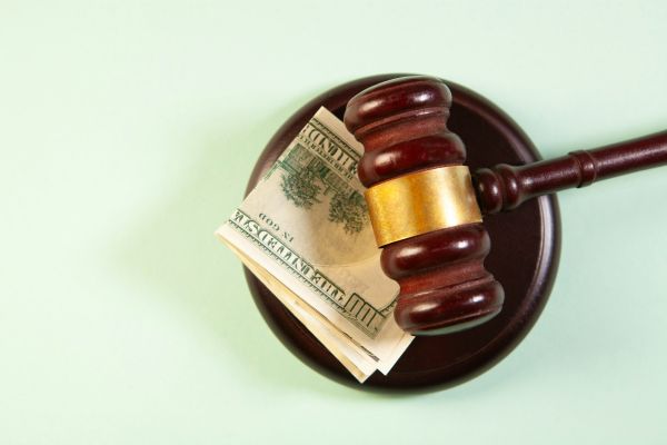 Les implications du terme juridique au-delà de sa définition
